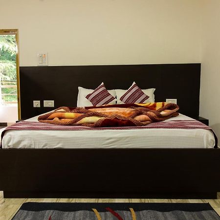 Chaman Vatika Hotel กูลู ภายนอก รูปภาพ