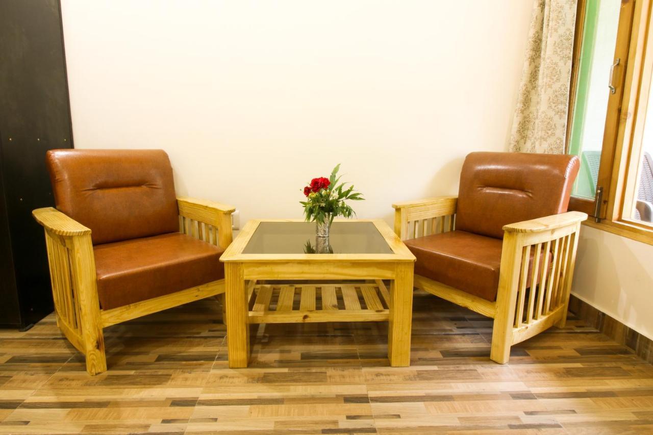 Chaman Vatika Hotel กูลู ภายนอก รูปภาพ